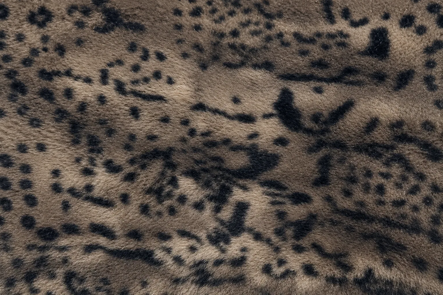 Printed Spotted Fox-Mink Faux Fur Fabric - pile surface