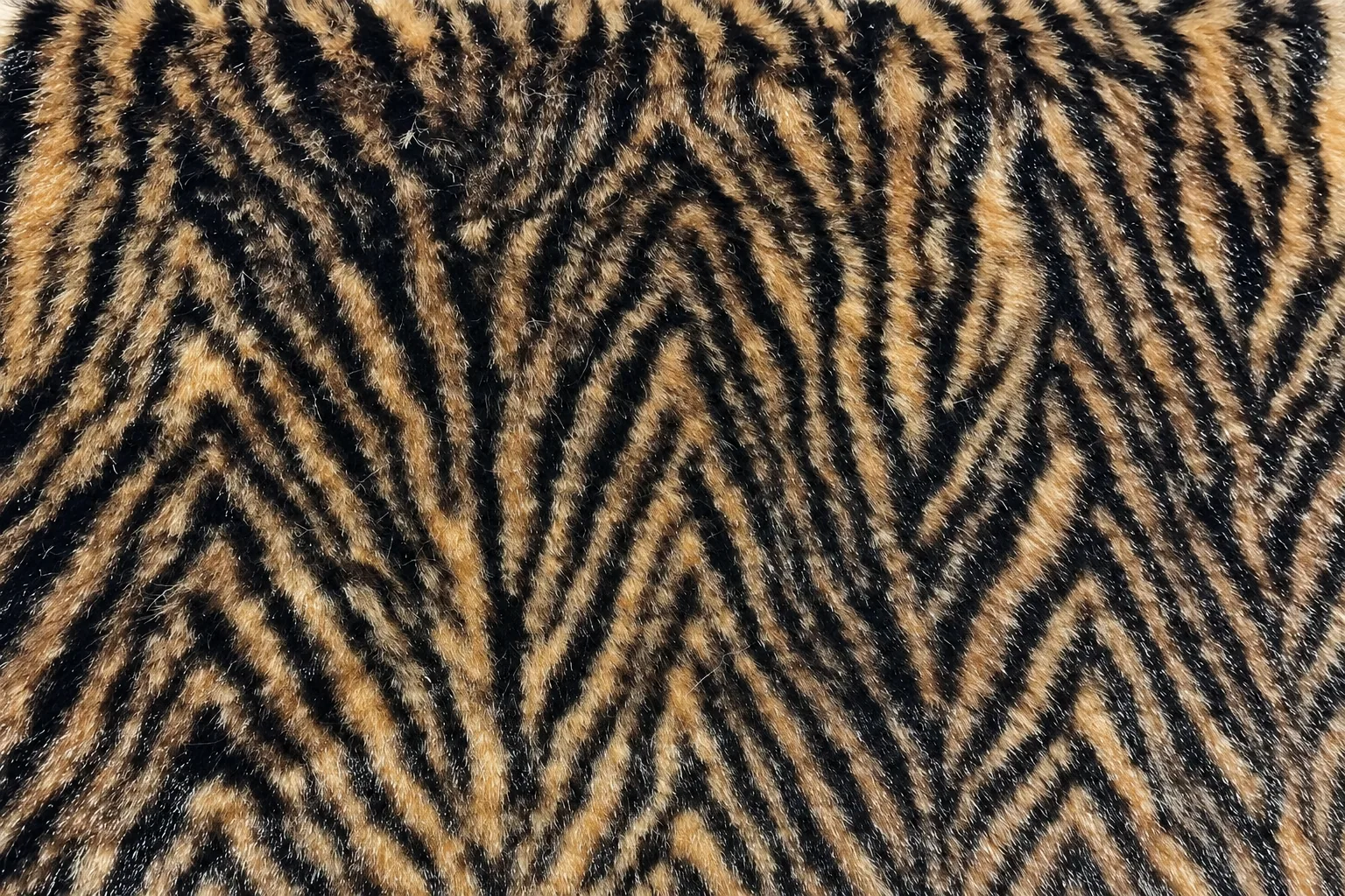 Polyester Long-Pile 3-Tone Metallic-Yarn Jacquard Fox-Mink Faux Fur Fabric - pile surface