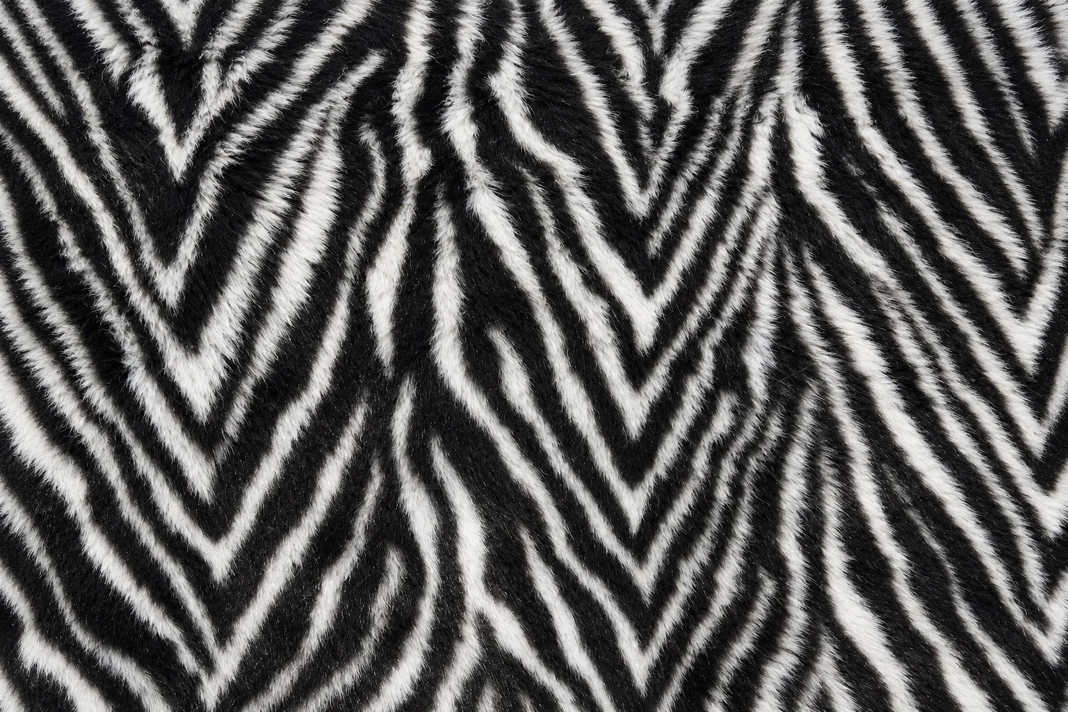 Poly Long-Pile 3-Tone Jacquard V Shape Fox-Mink Faux Fur Fabric - pile surface